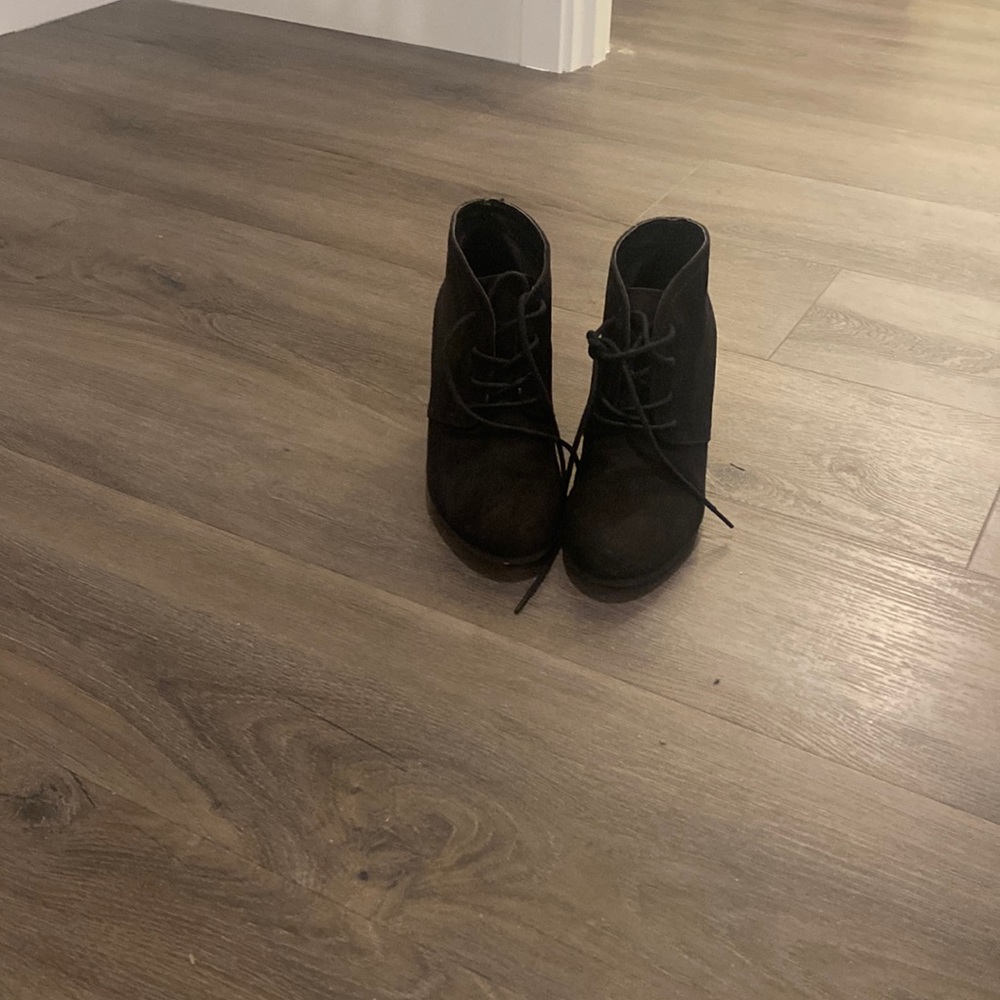 Black 7.5 shoes